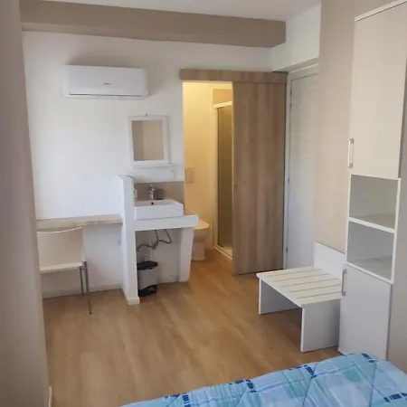 Vroom508 Guest house