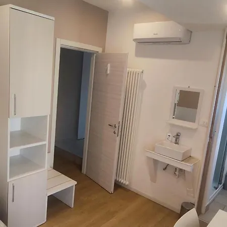 Pensión Vroom508 Verona