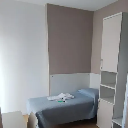 Pensión Vroom508 3*